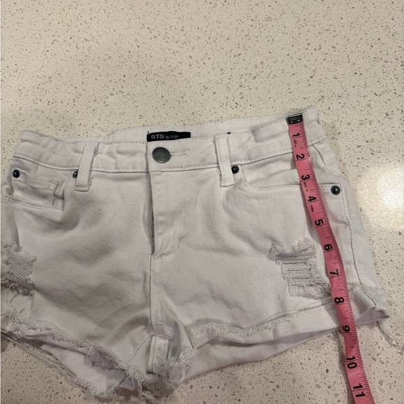 STS Blue Women’s 25W White Shorts - Picture 6 of 8